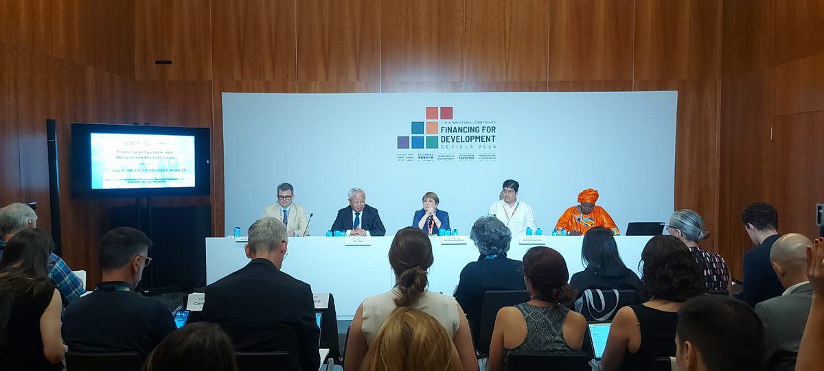 ClubdeMadrid's tweet image. “Financing an Equitable, Fair, Inclusive and Resilient Future”

Our side event with @PlataformaCIPO just started! 

#FFD4 #FFD4Sevilla #Financing4Development #ClubdeMadrid @aminatatoureklk @CarlosAlvQ @mbachelet