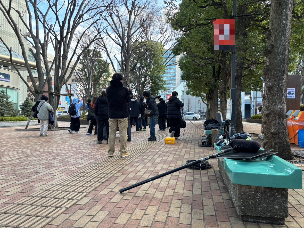 chofukankou's tweet image. 【「 #映画のまち調布 」ロケ情報No170 #FOD #SHORT #ドラマ 「 #サラリーマン山崎シゲル 」の撮影が #調布市 で行われました!】 #小手伸也 #古屋呂敏 #加藤諒 #高田夏帆 #増本尚 #豊島心桜 #櫻井佑樹 #市役所前庭 csa.gr.jp/film_result