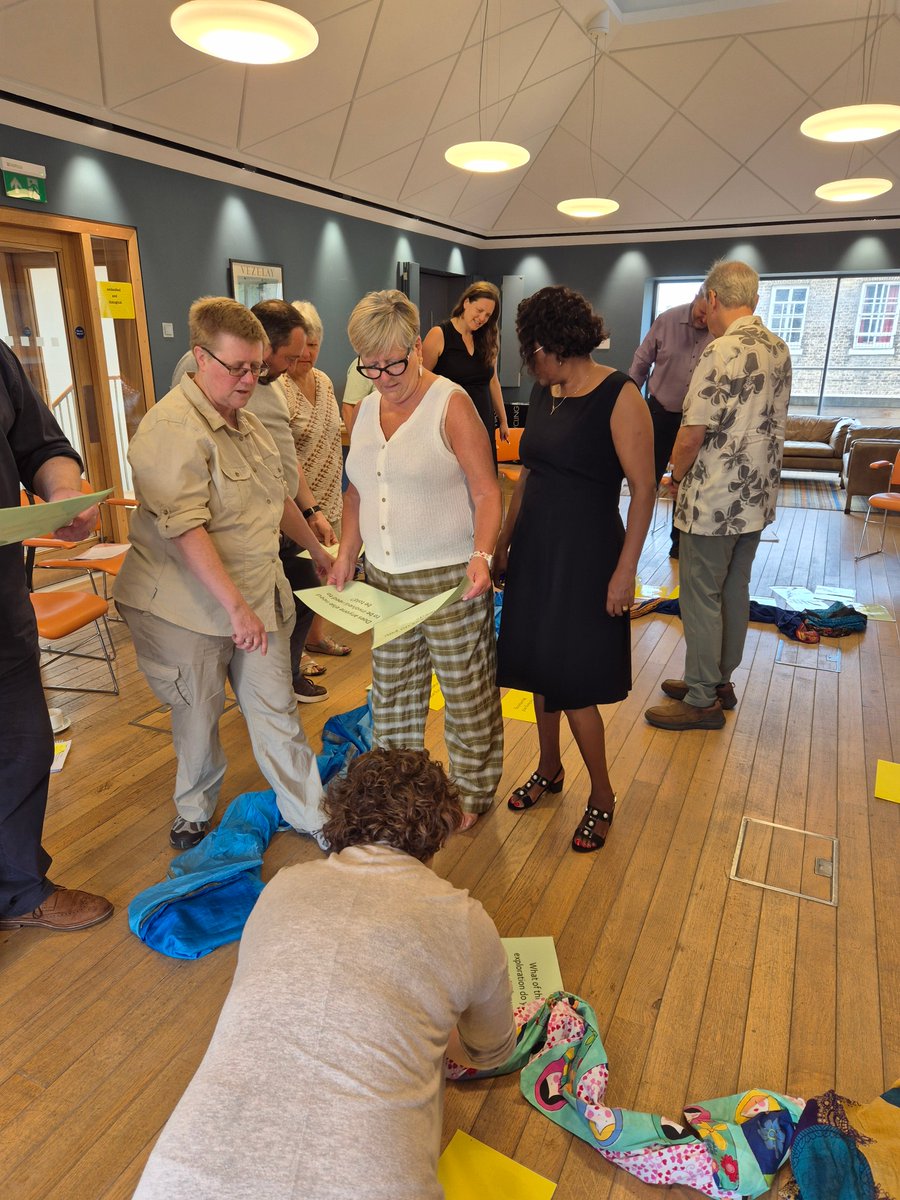 Methodist, Anglican, Baptist, Quaker, Salvation Army and Welsh Presbyterians are exploring the Greenwich Foot Tunnel in our Reflective Pastoral Supervision Certificate course today. 

Book now for November's Skills for Groups in Clinical Settings course. 

wesley.cam.ac.uk/centre.../rps-…