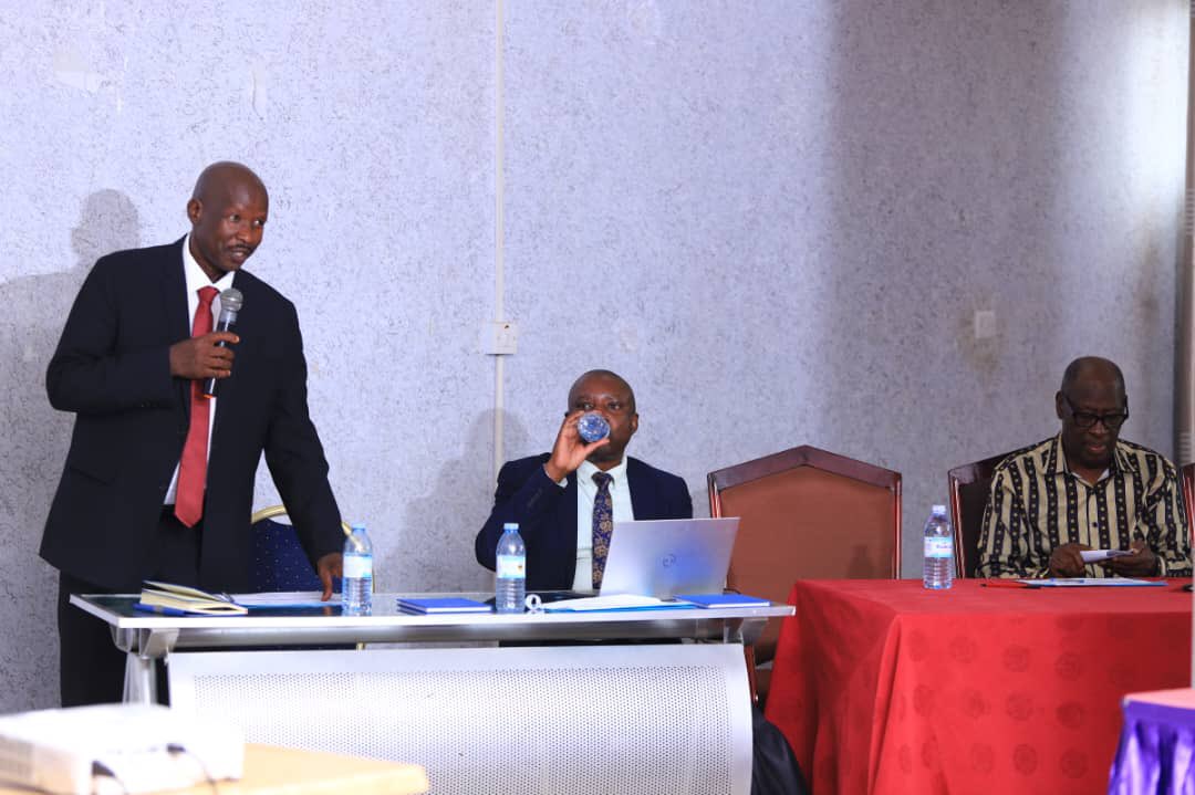 aidscommission's tweet photo. Yesterday, a coordination meeting was held with implementers of HIV Prevention Communication interventions at Oxford Inn, Mbarara City. Speakers present were Mayor Mbarara City His Worship Hajji Kazibwe Abas, DPRP-UAC Dr. Zepher Karyabakabo, and Town Clerk Mr. Ejut Simon. 
Participants present from Ankole Region included District Health Educators, HIV Focal Persons and District Communication Offiicers.

#EndAIDS2030Ug