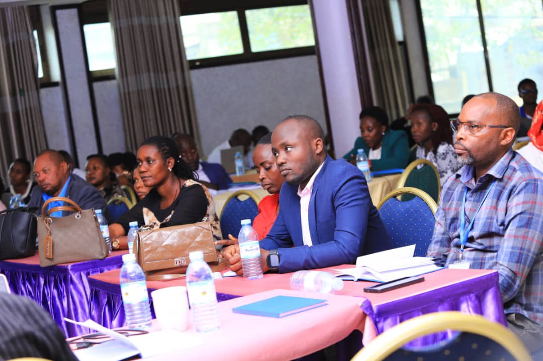 aidscommission's tweet photo. Yesterday, a coordination meeting was held with implementers of HIV Prevention Communication interventions at Oxford Inn, Mbarara City. Speakers present were Mayor Mbarara City His Worship Hajji Kazibwe Abas, DPRP-UAC Dr. Zepher Karyabakabo, and Town Clerk Mr. Ejut Simon. 
Participants present from Ankole Region included District Health Educators, HIV Focal Persons and District Communication Offiicers.

#EndAIDS2030Ug
