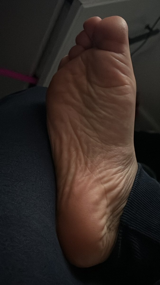 Been walking barefoot lately
Here’s my phat sole losers