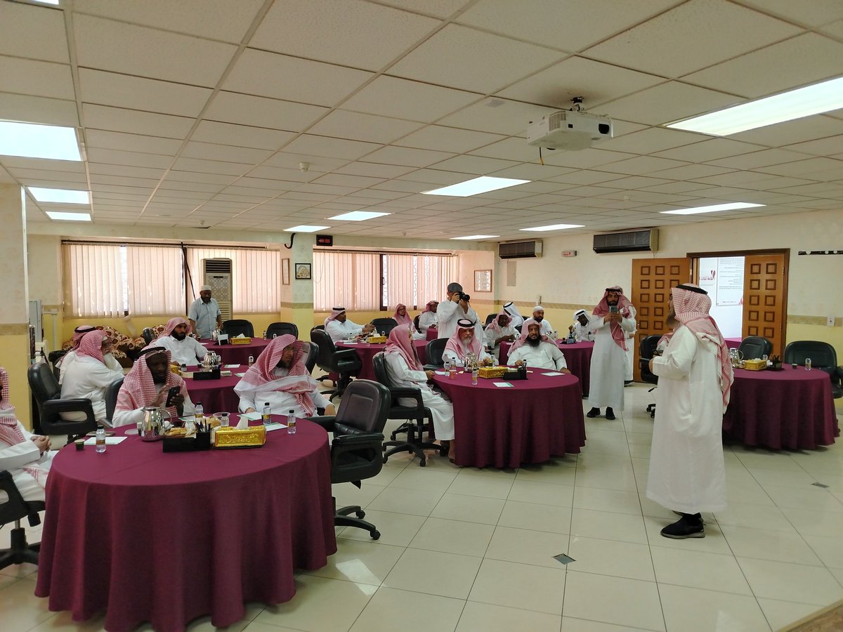 thiqat1's tweet photo. أقام مركز ثقات التدريب للتدريب
دورة تطويرية تدريبية للعاملين في الجمعية
بعنوان:
التميز في بيئة العمل
يقدمها الاستاذ المدرب:
عبدالفتاح جان https://t.co/jxkOPv5Nsd