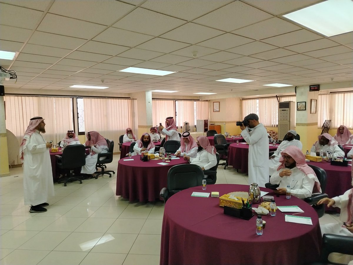 thiqat1's tweet photo. أقام مركز ثقات التدريب للتدريب
دورة تطويرية تدريبية للعاملين في الجمعية
بعنوان:
التميز في بيئة العمل
يقدمها الاستاذ المدرب:
عبدالفتاح جان https://t.co/jxkOPv5Nsd