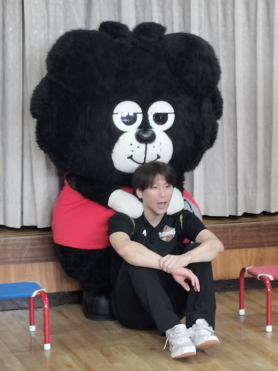 本日は30分保育士市川になってきました！歳が20歳も離れた園児たちと