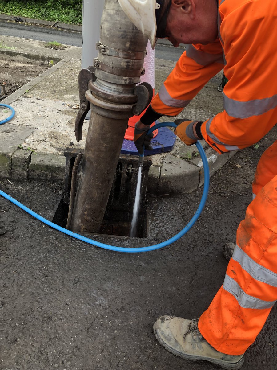 💧 Surrey’s roads have around 160,000 drains helping to keep the network safe and flowing.

In 2024 alone, our drainage crews cleaned:
✅ 120,148 roadside drains
✅ 3,244 catchpits

If you spot a blocked drain, let us know online:
👉 orlo.uk/mq9kL