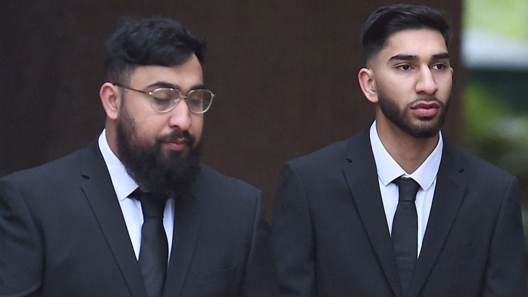 I think these two violent monsters will get a slap on the wrist for their violent assault on airport police at Manchester airport.

What do you think their punishment will be?👇…