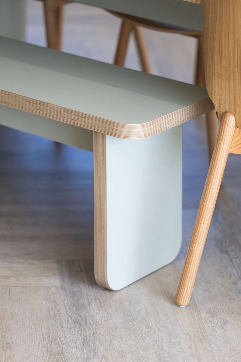 There’s nothing like a fresh new space to bring people together. This is Ridge &amp; Partner’s new office.
👋Single floor layout for stronger team connection
🏞️Boardroom with lake views
💬Flexible social spaces
🛋️Furniture reuse
Keep an eye out for the full case study.👀