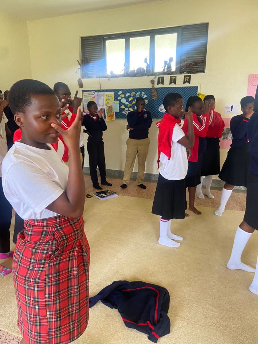 Heartyspaces's tweet image. We are at Hawthorne Scribner High School in Bududa sharing about creative imagery as a foundation for positive self talk, achieving goals and mental wellness.