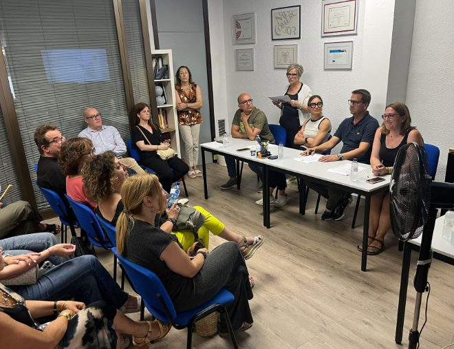 Ràdio Igualada • 103.2 (@radioigualada) on Twitter photo 🛍️Montse Centellas és la nova presidenta d’<a href="/igualadacomerc/">IGUALADA COMERÇ</a>. Centellas, que substitueix en el càrrec a Laura Llucià, ha estat escollida, junt amb la nova junta directiva de l’entitat, en el marc d’una assemblea, celebrada aquest dilluns.
👉radioigualada.cat/lacarta/montse… 🛍️Montse Centellas és la nova presidenta d’<a href="/igualadacomerc/">IGUALADA COMERÇ</a>. Centellas, que substitueix en el càrrec a Laura Llucià, ha estat escollida, junt amb la nova junta directiva de l’entitat, en el marc d’una assemblea, celebrada aquest dilluns.
👉radioigualada.cat/lacarta/montse…