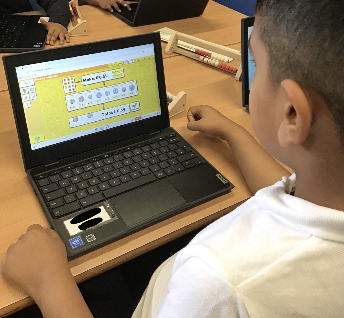 BlueGateInf's tweet image. 🧠✨ Last week, we celebrated #MathsWeekLDN with the theme Problem Solving! KS1 children loved playing Milo’s Money - they had to subtract to work out how much change they had left. 💷 “I liked figuring out the change! It was like being in a real shop!” - Year 1 pupil