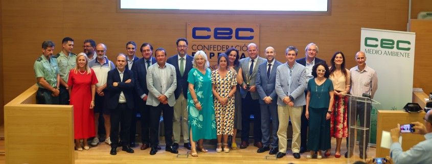 Ayer tuvo lugar en nuestra sede la jornada técnica “Responsabilidad Compartida: el papel de las empresas y la administración en la gestión sostenible de residuos” 

Más información en: buff.ly/ZPYMLCF