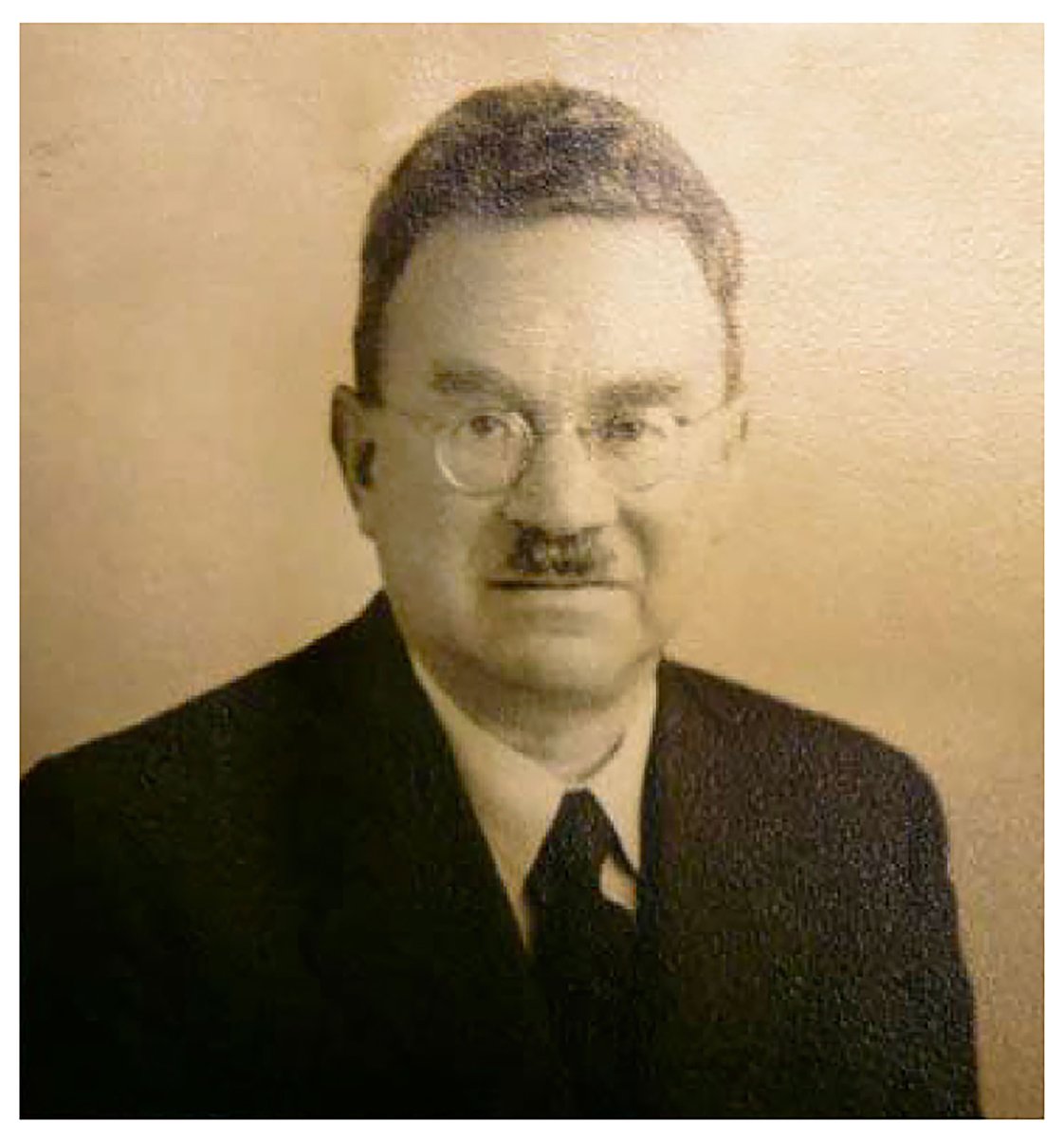 Haematologica's tweet photo. #LandmarkPaper: in 1916, Paul Kaznelson described the first case of splenectomy in a patient with immune thrombocytopenia, thus making splenectomy a life-saving treatment for several thousands of patients.
https://t.co/w0QeUyQUYW https://t.co/gvR1GiCm5c