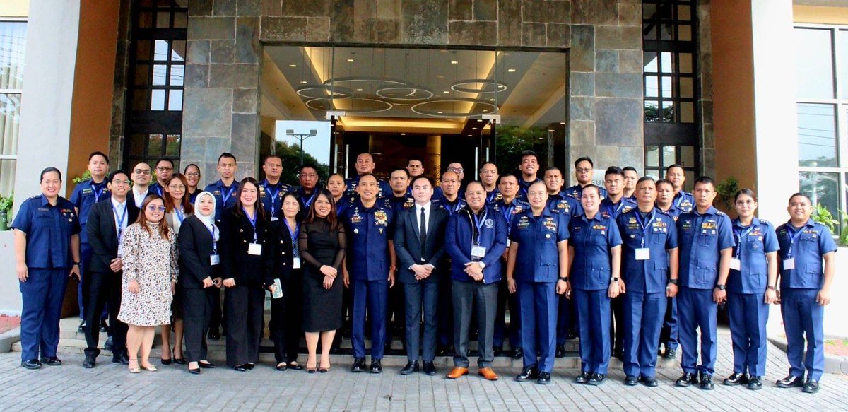 𝐋𝐎𝐎𝐊: In support of the “Bagong Pilipinas” campaign of PBBMs Jr.,the PCG has partnered with the DOJ to enhance its maritime law enforcement capabilities through the conduct of a three-day training in Tagaytay City starting 02 July 2025.

✍️tinyurl.com/4ryytb3k

###
