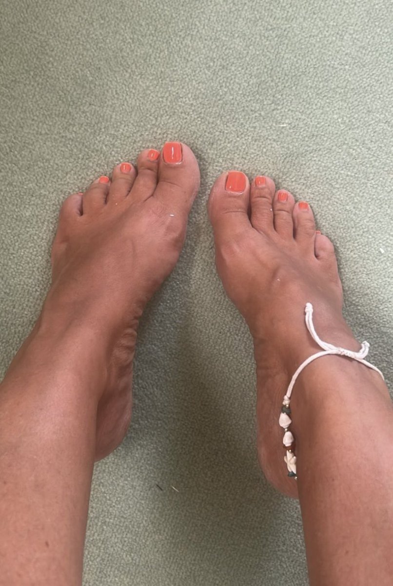 Get in line 🚶🏻‍➡️🚶🏻‍➡️🚶🏻‍➡️🚶🏻‍➡️🦶🏻

#Feet  #Toes  #Ticklish
