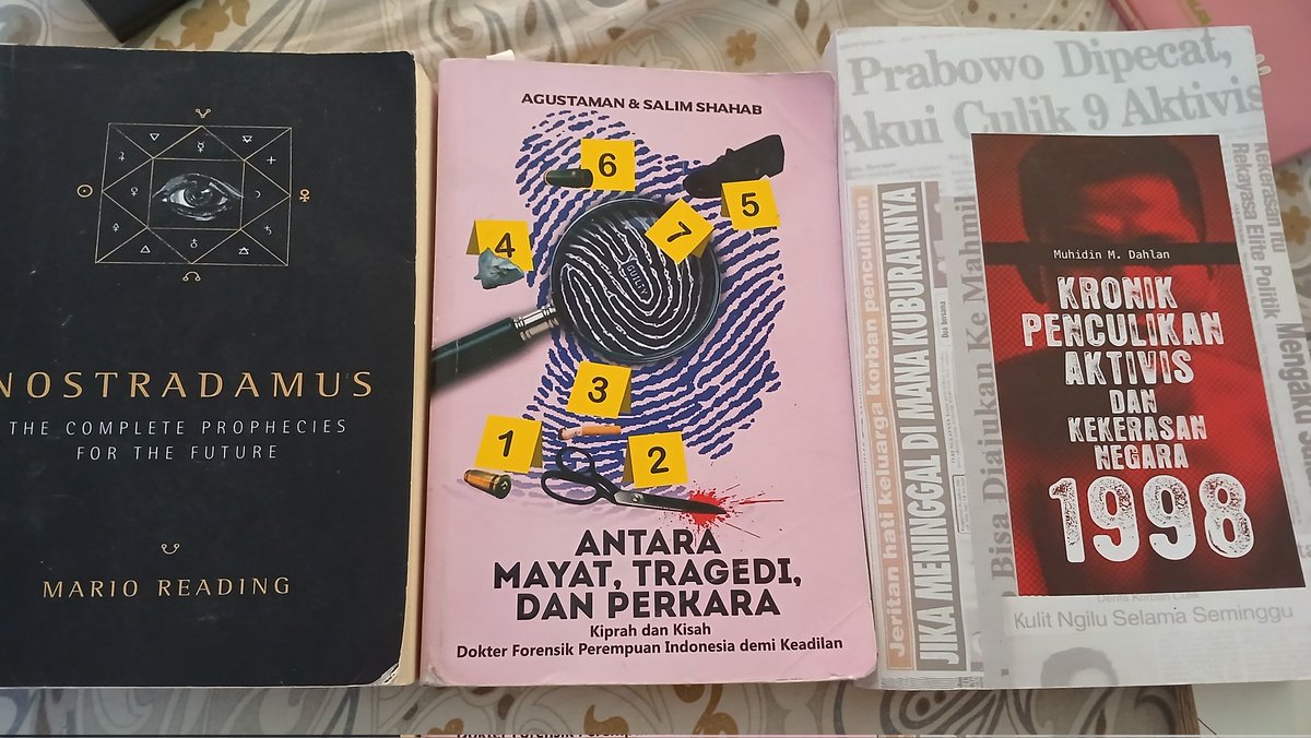 poweritb's tweet photo. Haloo mau jual buku udah lama ga dibaca lagi, sesuai kondisi dari kiri ke kanan 35, 45, dan 120 yah (btw paling kiri itu bhs inggris)
 
Khusus jatinangor free ongkir bisa COD https://t.co/4iWZ0FWVlz