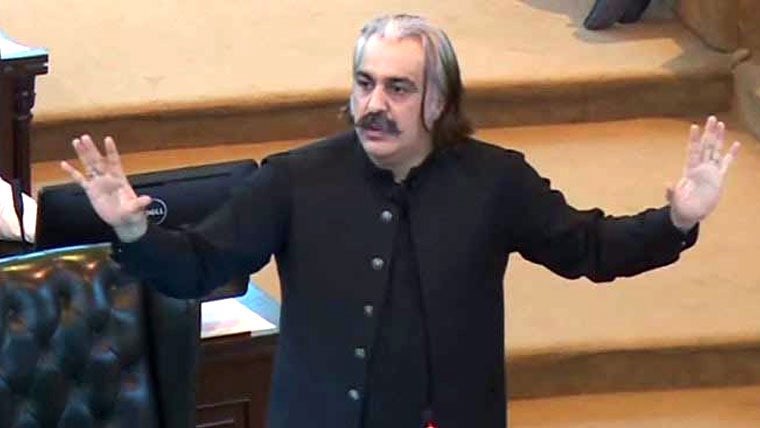 عمران خان نے پچھلے ہفتے کہا تھا مجھ سے ملاقات نہیں کروا رہے علی امین سپریم کورٹ جائے اور درخواست دائر کرے اب تک اس میں کوئی پیش رفت ہوئی؟ 
علی امین کی سوشل میڈیا ٹیم کو اگر خدیجہ شاہ سے فُرصت ملی ہوتو کیا علی امین سے پوچھنا پسند کریں گے کہ کب تک ہدایات پر عمل درامد ہوگا؟ کیونکہ
