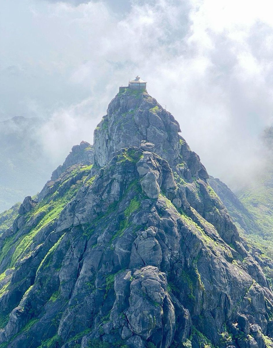 truejainology's tweet photo. Along with 22nd Tirthankara Neminath Nirvana , innumerable other Jain monks have attained Nirvana here, making it one of the most important tirth for jains since time immemorial.

Jains have every right to worship on their sacred mountain.

 #JainRightToGirnar5thPeak https://t.co/l8V1B5m6hT