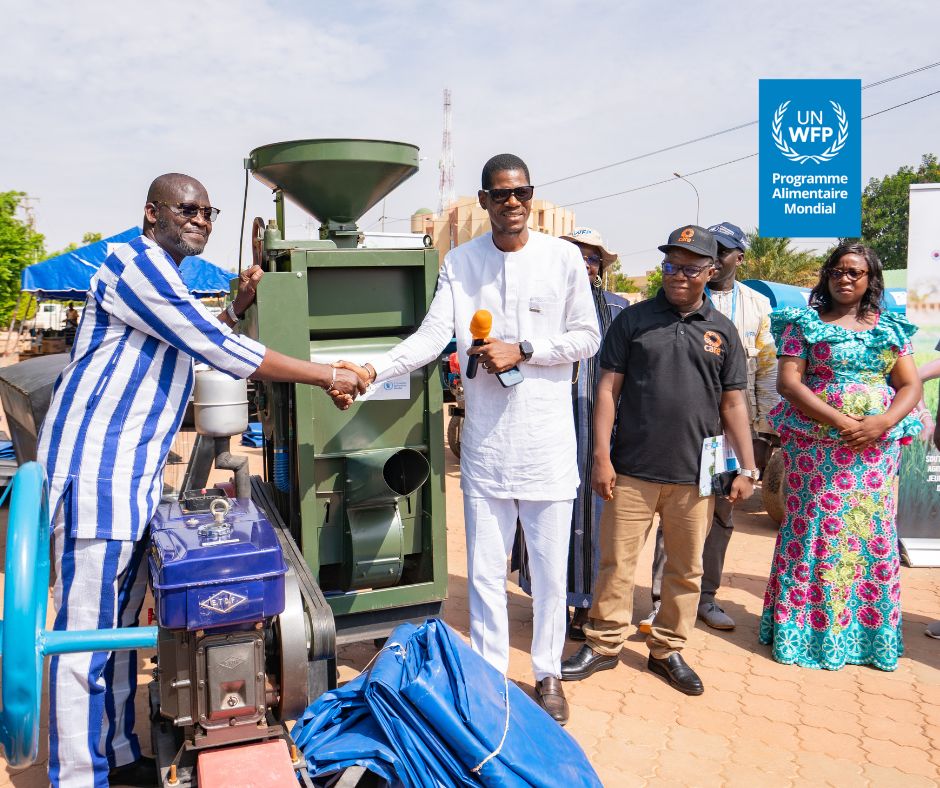 WFP_BurkinaFaso's tweet image. #Burkina_Faso | 50 millions FCFA d’équipements agricoles remis à 15 coopératives de Zorgho & Zitenga : Décortiqueuses, étuveuses, séchoirs…
Un appui concret pour soutenir la production locale et renforcer la résilience des communautés.
@onubf @AmbCanBFA @DevCanada #KOICA