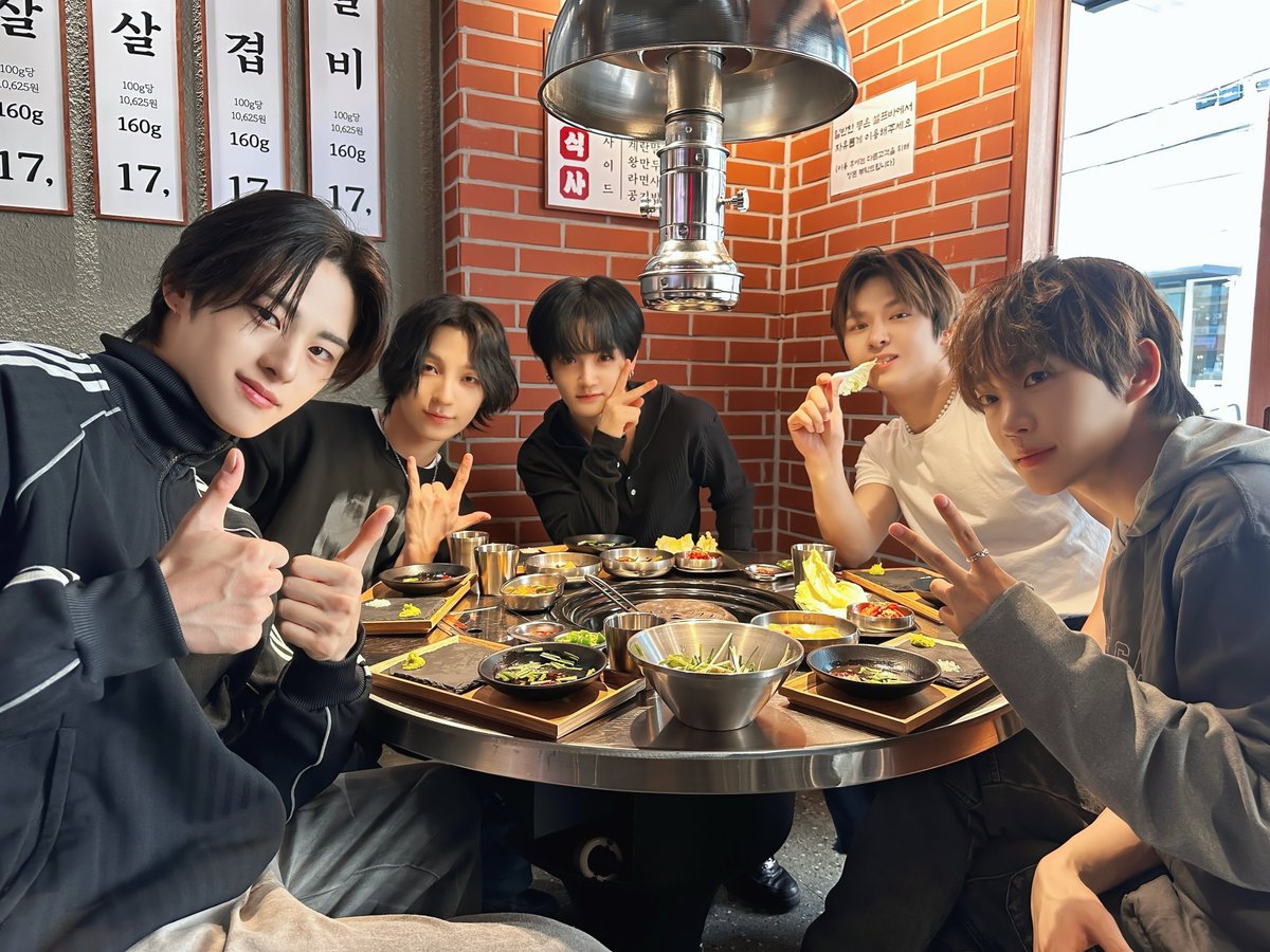 7월에 찾아온 #도_쏜_트 🗒️

❰오늘의 메뉴 : 뽈살❱
▶️ EP.00 맛집노트 소개서 보기
youtu.be/7xDmSk2b2UQ

도의의 맛집노트는 계속된다🤤‼️

#NOMAD #노매드