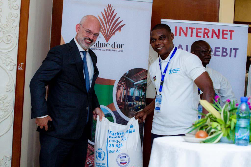 WFP_CAR_CD's tweet image. 🇺🇳2ème journée à Bangui du Forum de Haut niveau en RCA sur les déplacements forcés et le rôle du secteur privé. Objectif : promouvoir l’inclusion économique des déplacés de RCA 🇨🇫 grâce à des idées innovantes et des partenariats solides. #SolutionsPourCAR @GouvCF @UNHCR_CAR