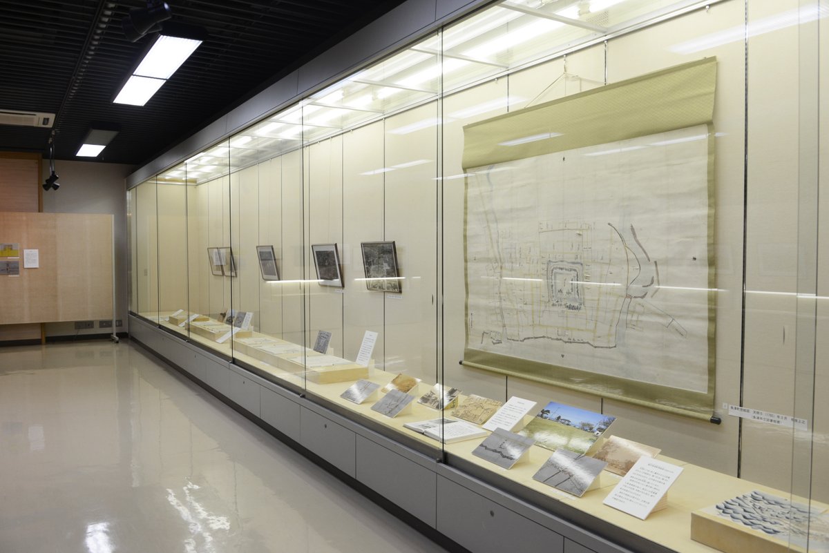 uozu_city's tweet image. 【魚津の絵図展 開催中】
江戸~明治時代頃に描かれた魚津に関する絵図が展示されています。
期間:10月13日(月)まで
時間:10時~16時半(入館は16時まで)
場所:魚津歴史民俗博物館
入館料:無料
詳しくはこちら👇
city.uozu.toyama.jp/event-topics/s…
ぜひお越しください!
#魚津 #uozu #歴博 #絵図