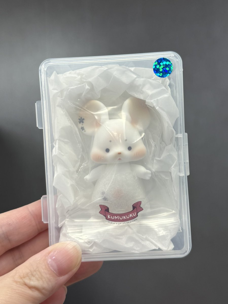 오프라인 이벤트의 새싹 사이즈는 이렇게 잘 보이는 케이스라 변경했습니다💕
オフラインイベントのBudサイズはよく見えるケースに変えました💕

#kumukuku #쿠무쿠쿠 #クムクク