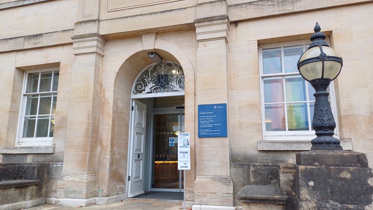 PTFLOxford's tweet image. The library gates are open for @UniofOxford Open Day! #OxOpenDay 👋
Come on in and browse the Philosophy and Theology collections, speak to our friendly library team, and learn more about the Humanities Library - which could you be your library next year! 📚