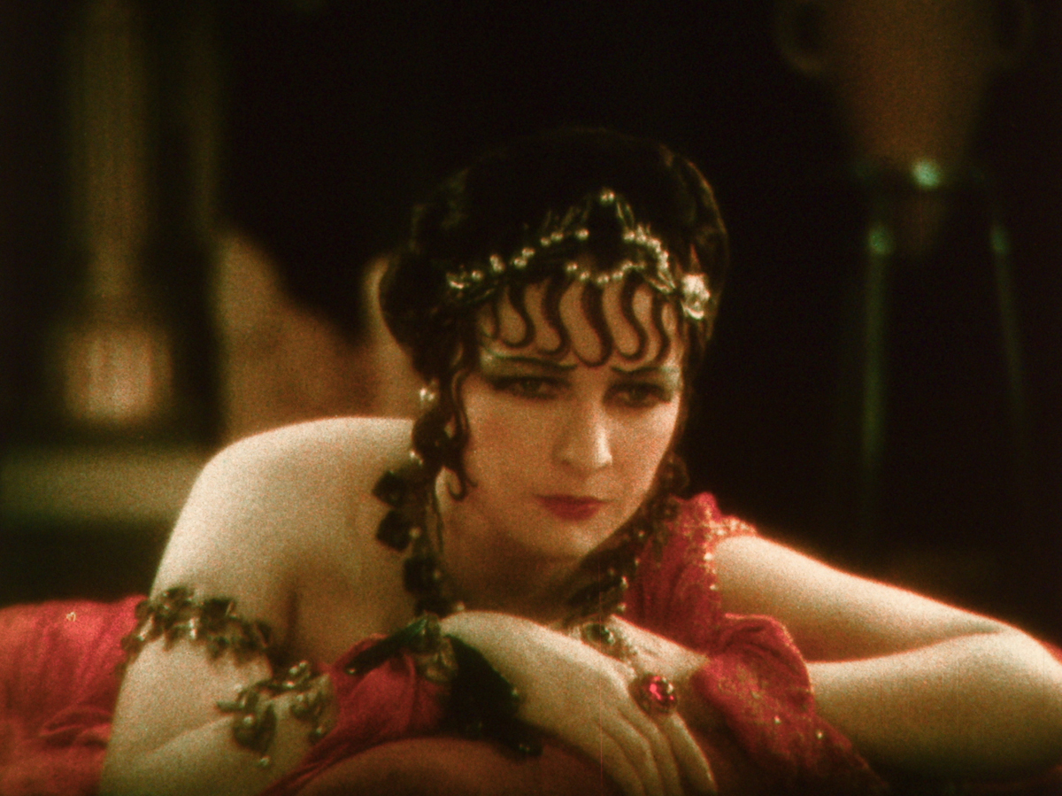 SWSilents's tweet image. Our good friend @MattPage reviews the latest release by the great @flickeralley team; Cecil B. DeMille's #silentfilm #epic The King of Kings (1927).
Plus, a chance to win a new Blu-ray copy of it: southwestsilents.com/post/the-king-…
