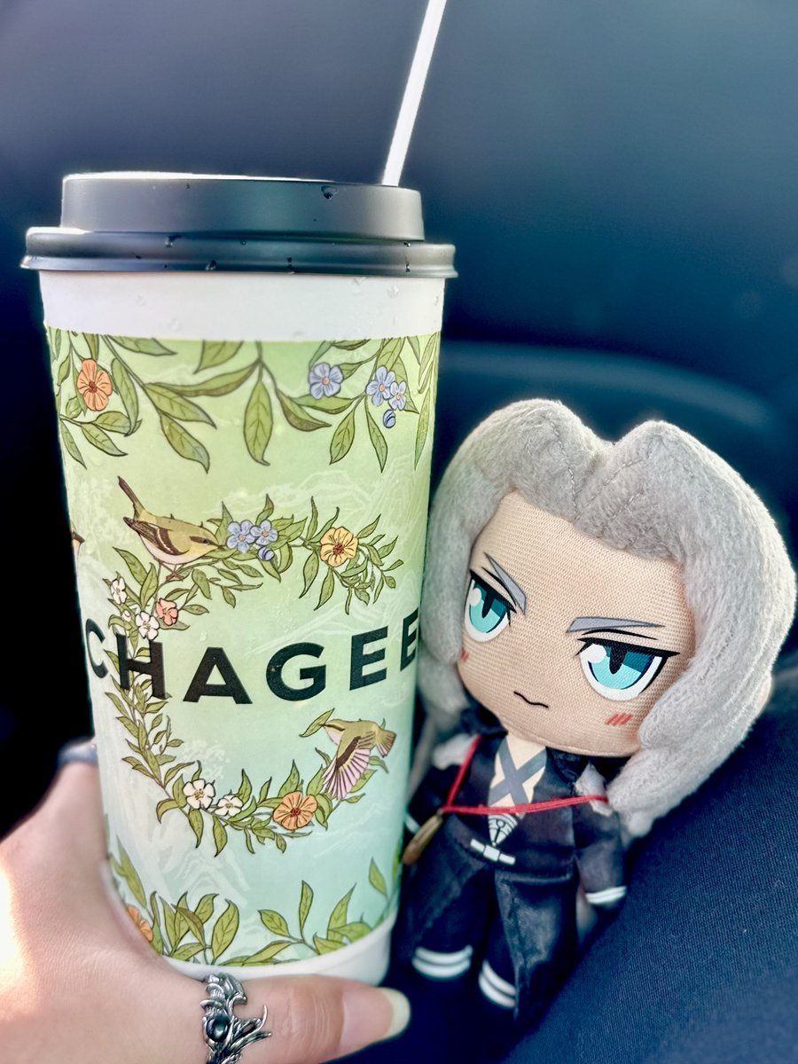 ChibiSepphy's tweet image. first side quest after touch down: chagee for chibiroth 🧋