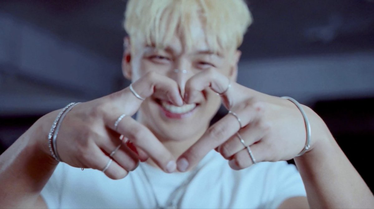[VIDEO]

백호 (BAEKHO) 'RUSH' VISUAL PIECE 1/B 
BEHIND THE SCENES

youtu.be/LAkeMtFSSyQ

#백호 #BAEKHO #RUSH #VISUAL_PIECE