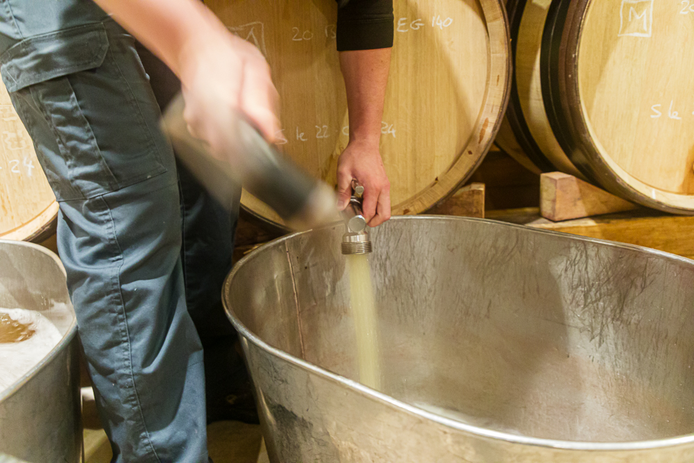 Travail de soutirages, Wine racking  #guigal #hermitage #Vin #Oenologie #Soutirage #Wine #Winemaking

📷 Stéphane Chalaye Photographie

L'abus d'alcool est dangereux pour la santé - à consommer avec modération. Alcohol abuse is dangerous for health, consume with moderation.