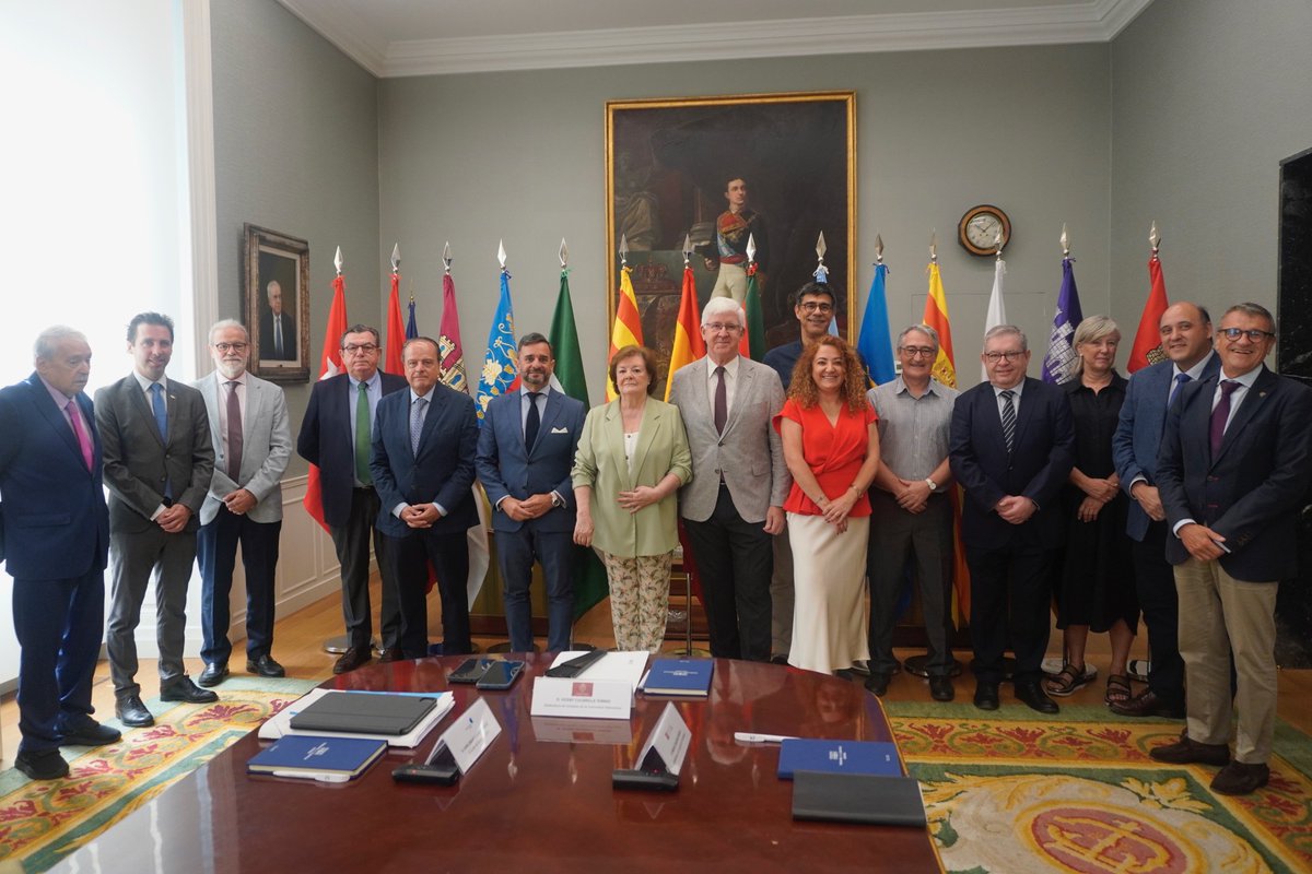 Sindicatura de Comptes de Catalunya (@sindicaturacat) on Twitter photo El síndic major, Miquel Salazar, ha assistit en representació de la <a href="/sindicaturacat/">Sindicatura de Comptes de Catalunya</a> a les reunions semestrals de presidents de les institucions de control extern <a href="/Asocex1/">Asocex</a> i <a href="/tcu_es/">Tribunal de Cuentas de España</a>
🔗 bit.ly/44IbAax El síndic major, Miquel Salazar, ha assistit en representació de la <a href="/sindicaturacat/">Sindicatura de Comptes de Catalunya</a> a les reunions semestrals de presidents de les institucions de control extern <a href="/Asocex1/">Asocex</a> i <a href="/tcu_es/">Tribunal de Cuentas de España</a>
🔗 bit.ly/44IbAax