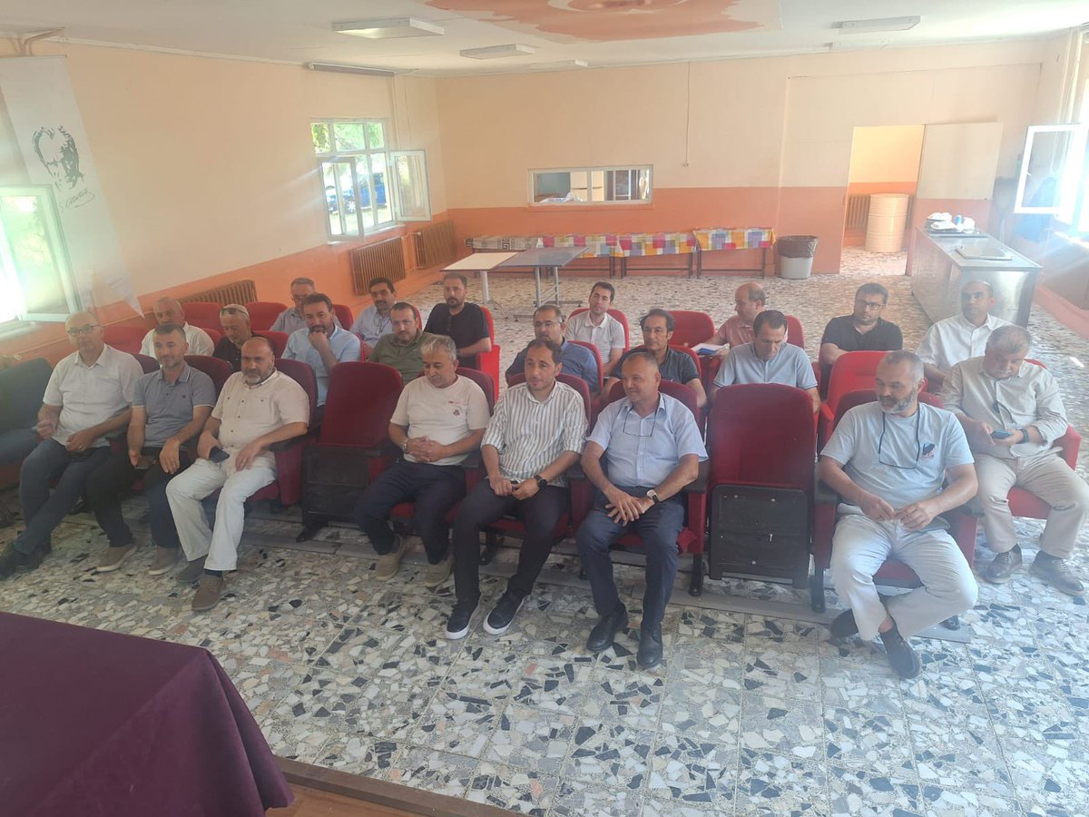 İlçe Millî Eğitim Müdürümüz Yüksel Gülaç başkanlığında, okul ve kurum müdürlerinin  katılımıyla yıl sonu iş ve işlemleri ile eğitim öğretim süreç değerlendirme toplantısı gerçekleştirildi.

📍 Hacıköy İlkokulu

<a href="/tcmeb/">Millî Eğitim Bakanlığı</a> <a href="/Yusuf__Tekin/">Yusuf Tekin</a> <a href="/dogan_rahmi/">Rahmi Doğan</a> <a href="/coskunbakirtas/">Coşkun BAKIRTAŞ</a> <a href="/sakaryamem/">Sakarya İl Millî Eğitim Müdürlüğü</a> <a href="/ygulac/">Yüksel GÜLAÇ</a>