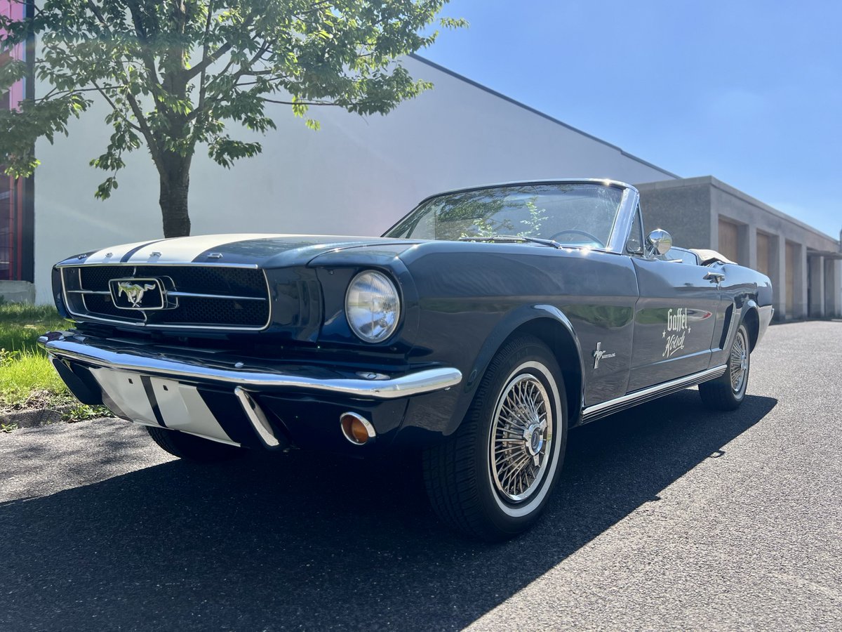 Nur noch bis zum 15. Juli: Gaffel verlost einen Ford Mustang von 1965!  Dunkelblau, weißes Verdeck, Leder – ein Traum.  Jetzt Kronkorken-Codes von Gaffel Kölsch, Wiess oder Fassbrause eingeben: gaffel.de/mustang

#gaffel #kölsch #fordmustang