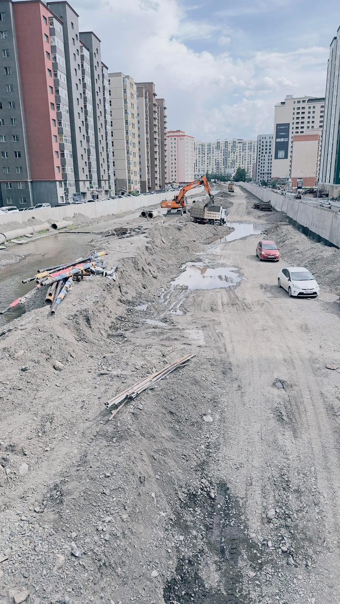 Уул уурхайн компани голыг ийм болгосон бол нөгөө эх орончид шаваад эзнийг бараг цаазалж байгаа. Нямбаатар үнэхээр даам юмаа