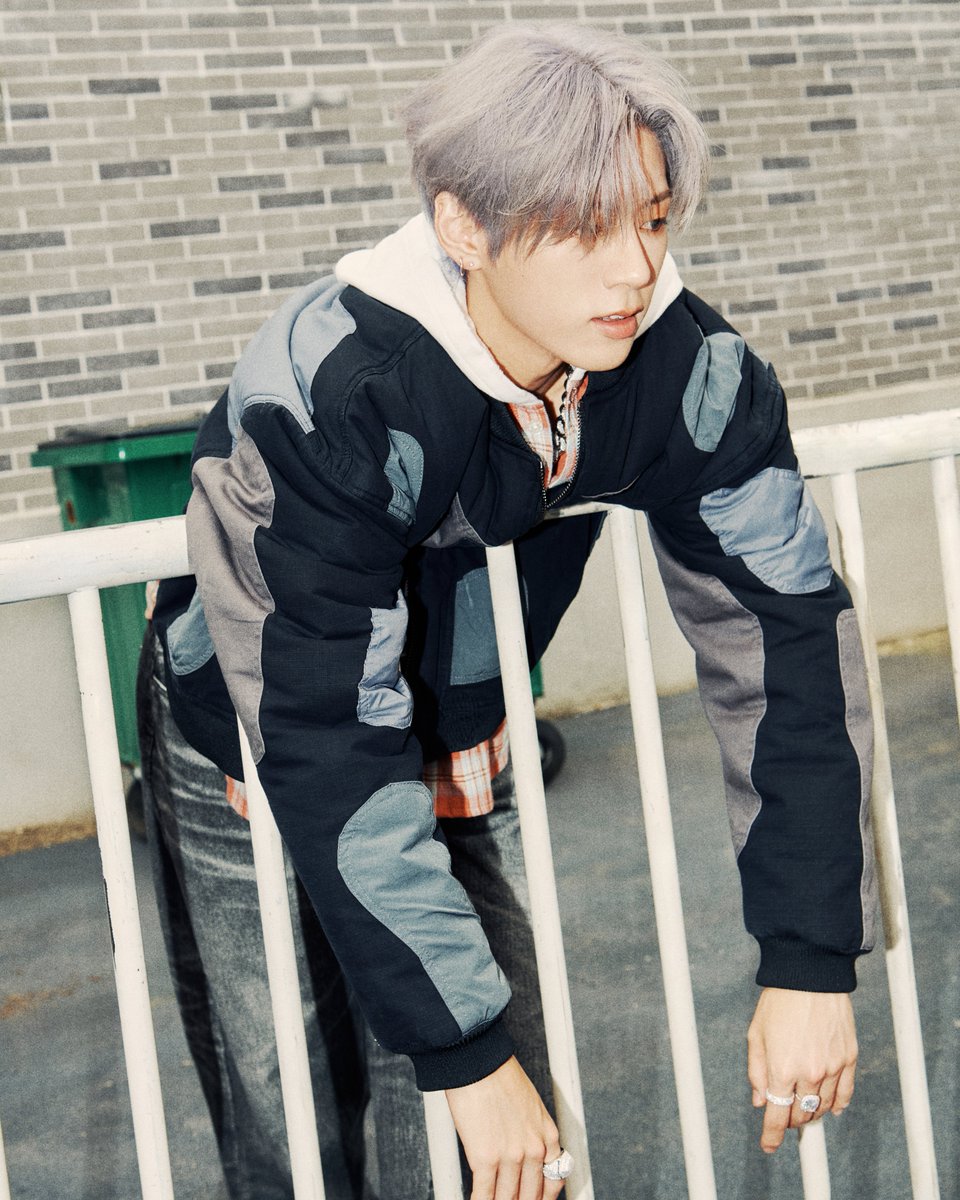CUBE_NOWZ's tweet photo. NOWZ (나우즈) 1st Mini Album [IGNITION] 

Concept Photo : Mark Ver.
#진혁 #JINHYUK

🔥 2025.07.09. 6PM (KST)

#NOWZ #나우즈 
#IGNITION https://t.co/4H74Y3ZmCa