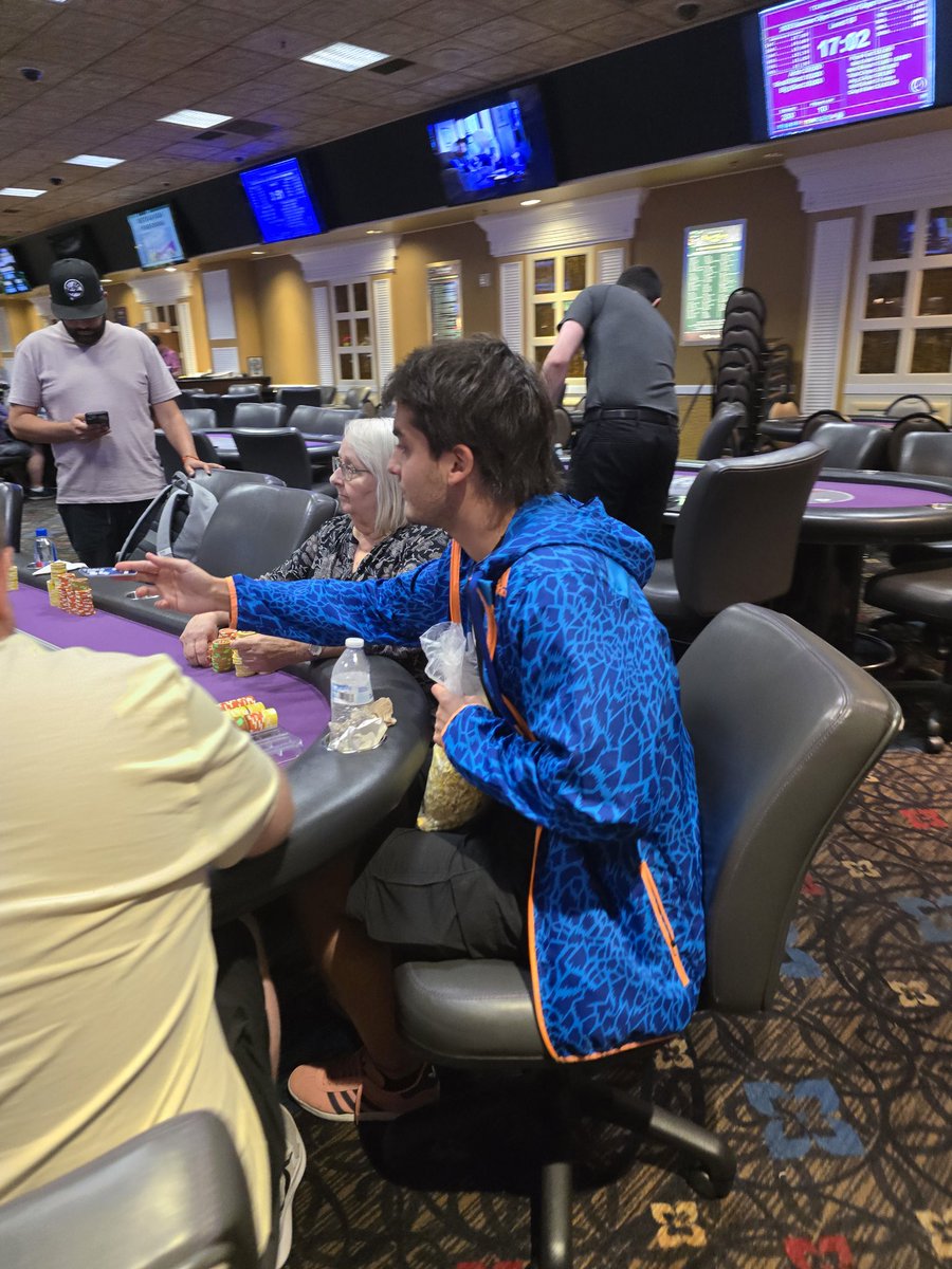 tatasanjuan's tweet image. Ultimo dia vegas/25 , despidiendo vegas con otra ft en el @OrleansPokerRo1 (que bien nos tratas!!❤️) grande @mateosanjua !! 8vo puesto daily 6pm , por 1k👏👏. Hasta el año que viene si dios quiere🙌🍀💪🇦🇷🇦🇷✨️✨️