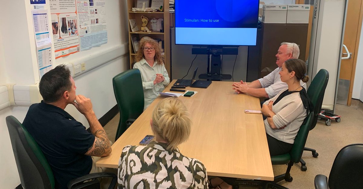 MBA SURGICAL EMPOWERMENT (@mba_eu) on Twitter photo La pasada semana, junto al equipo de <a href="/Biocomposites1/">Biocomposites</a> , realizamos una visita a The King's Diabetic Foot Clinic, ahora llamada Mike Edmonds Foot Unit (MEFU) donde pudimos observar el modo en que emplean Stimulan, portador de antibióticos de sulfato de calcio completamente La pasada semana, junto al equipo de <a href="/Biocomposites1/">Biocomposites</a> , realizamos una visita a The King's Diabetic Foot Clinic, ahora llamada Mike Edmonds Foot Unit (MEFU) donde pudimos observar el modo en que emplean Stimulan, portador de antibióticos de sulfato de calcio completamente