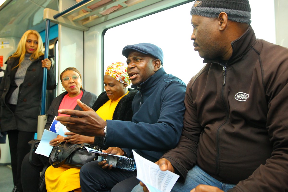 StatsSA's tweet photo. @NoncebaMhlauli @SGMaluleke @GovernmentZA #StatsSABudgetVote || @SGMaluleke on the train this morning with @NoncebaMhlauli, engaging commuters on how #StatsSA data informs public services, policies & planning. Every data point begins with a voice.
#StatsSA #StatsInAction #DataForChange https://t.co/YCvryPOdkr