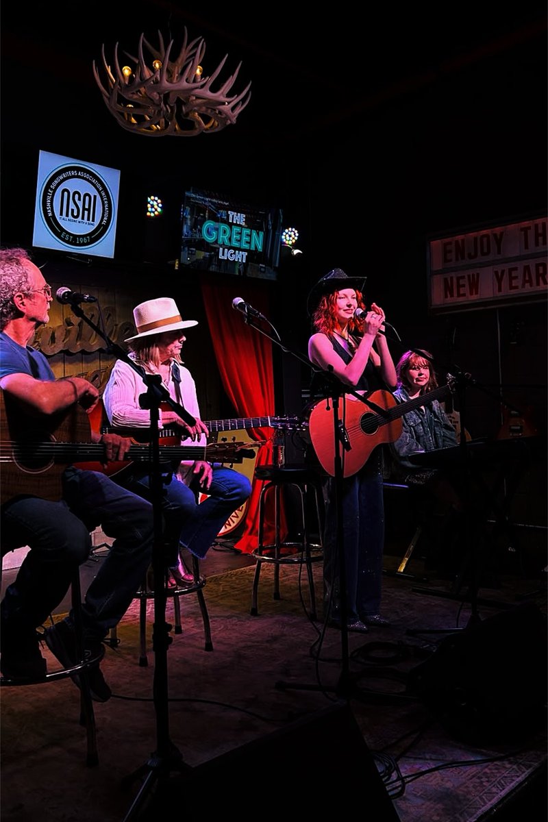 caitlinmaemusic's tweet image. So much fun at the @NSAIofficial Open Mic at The Green Light Bar last night. ❤️🎶❤️🎶❤️ #luckygirl #caitlinmae #lovetosing #blessed #dreamers #endorsedartist