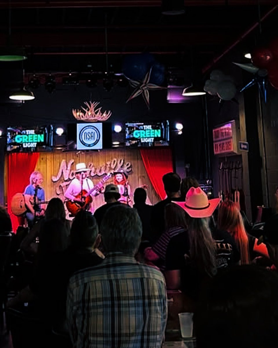 caitlinmaemusic's tweet image. So much fun at the @NSAIofficial Open Mic at The Green Light Bar last night. ❤️🎶❤️🎶❤️ #luckygirl #caitlinmae #lovetosing #blessed #dreamers #endorsedartist