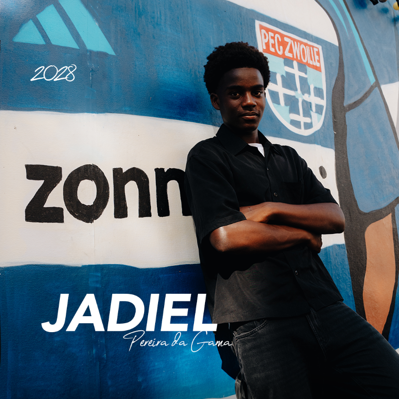 PECZwolle's tweet photo. Homegrown and ready for more 💙

Jadiel (15) speelt sinds zijn zevende bij de PEC Zwolle Voetbalacademie en tekent nu zijn eerste profcontract.

#peczwolle
