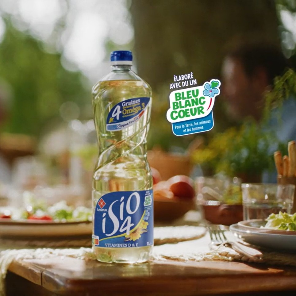 L'huile ISIO 4 #BleuBlancCoeur de #Lesieur s'affiche depuis quelques jours en TV !
ℹ️ Cette huile, désormais 100% origine France et élaborée avec de l’huile de lin certifiée Bleu-Blanc-Coeur est disponible dans l’ensemble de la distribution alimentaire.