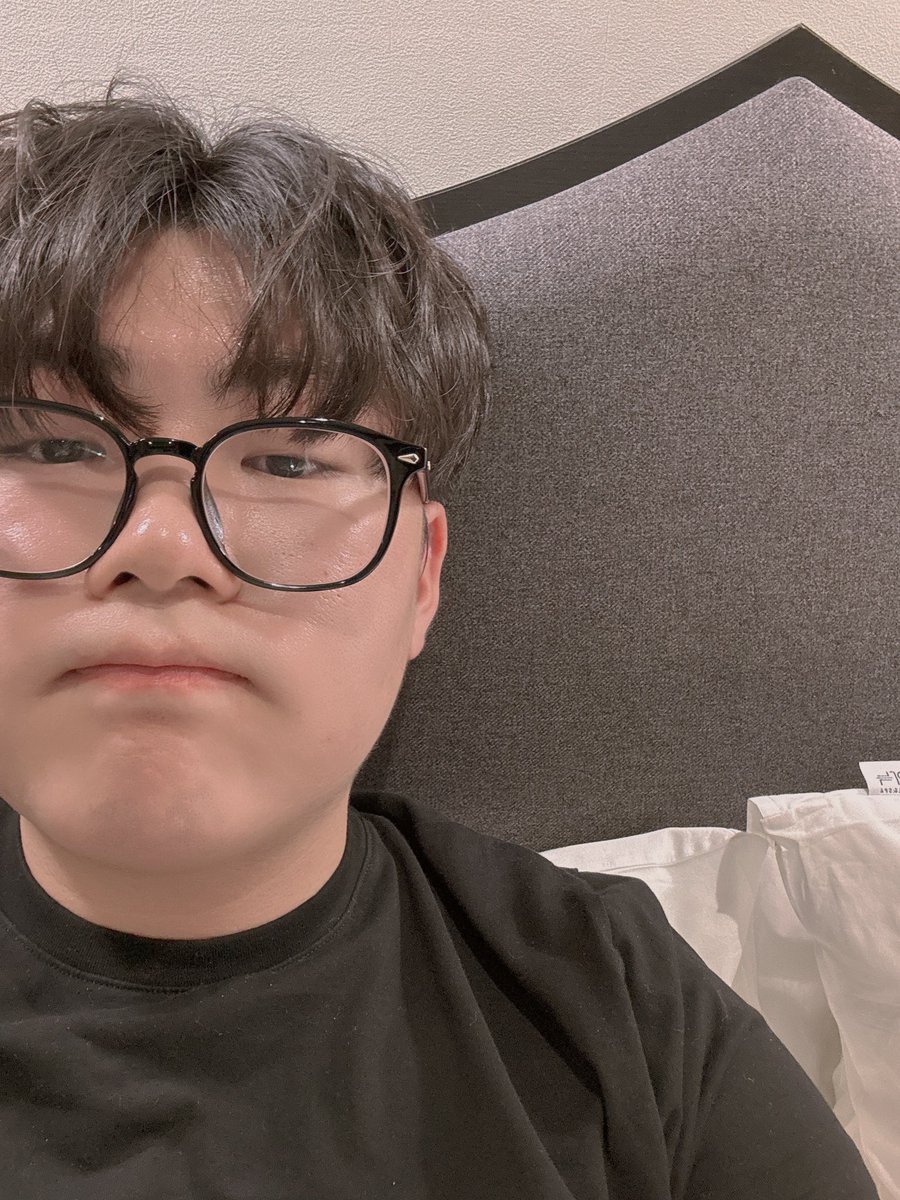 hanyul580's tweet photo. 근황 ☺️ https://t.co/q0mQi4TN9H