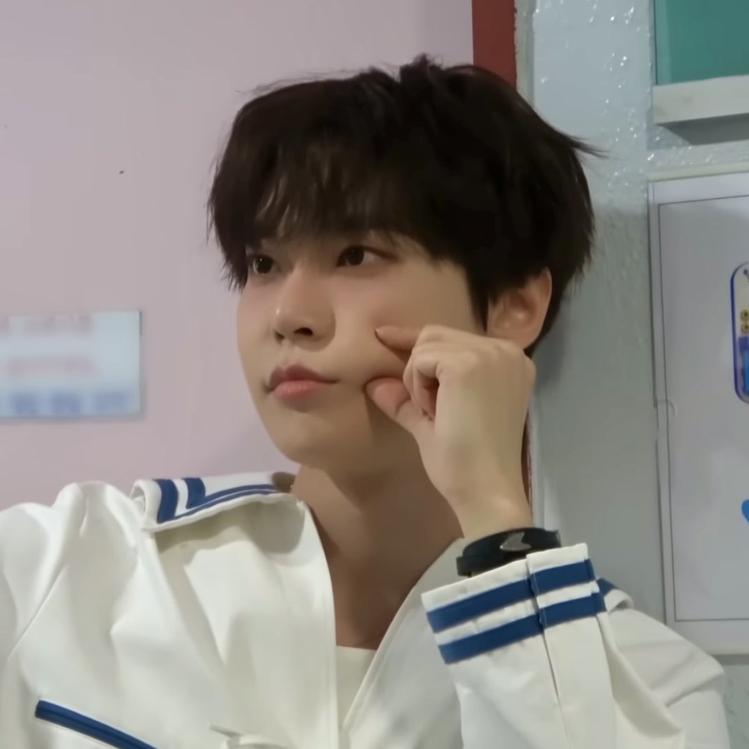 저화질의 도영 tweet media