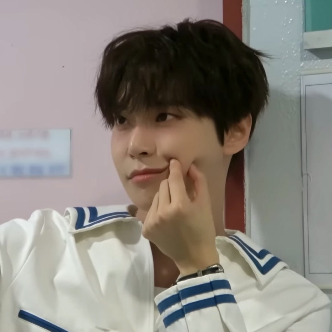 저화질의 도영 tweet media