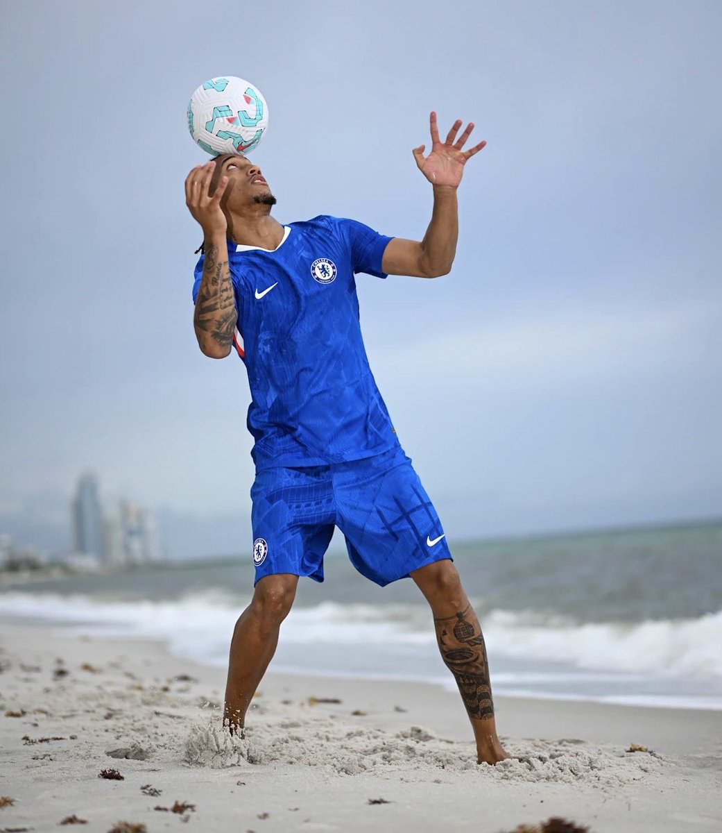 Tunnykvng's tweet photo. 🚨 Joao Pedro:

“It has always been my dream to play for a top club with a rich European pedigree, so when Chelsea called, it was an easy decision. My agent mentioned Arsenal were interested, but I asked—do they have more Champions League titles than I do?” 🥶 https://t.co/L2nHFWD7Xi