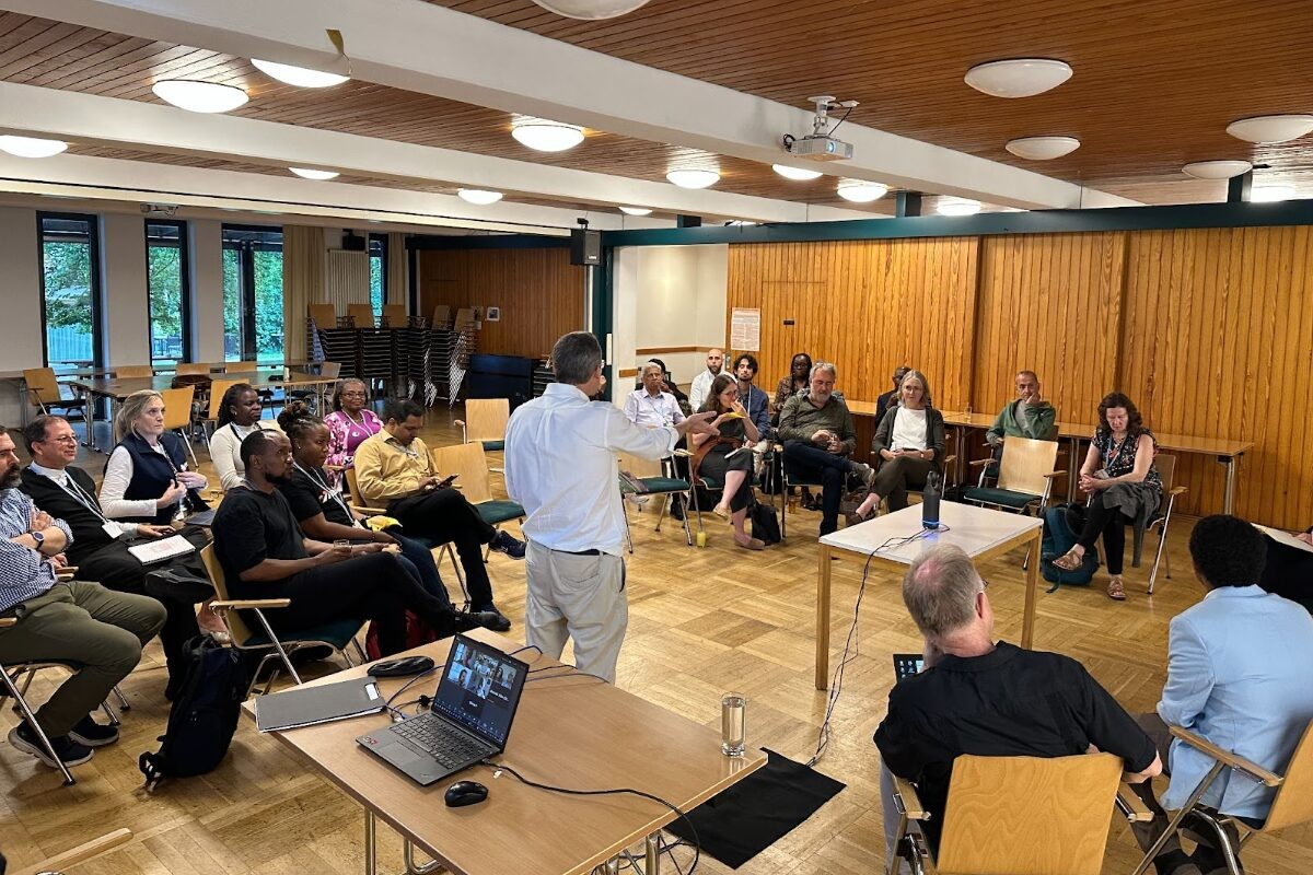 JesuitMissions's tweet image. Read the report on Jesuit involvement in the Bonn climate talks by our colleague Colm Fahy from JESC in Brussels @EuropeanJesuit jesuits.eu/news/2956-jesc…