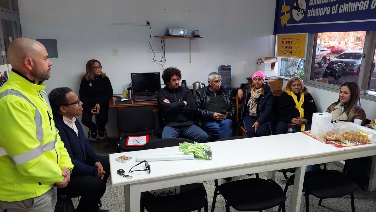 UNASEV's tweet photo. ➡️En #Salto el Director @PintosAnibal participó de una sesión de trabajo de la Mesa Interinstitucional de Salto. 

Allí se planteó la problemática local y se intercambió sobre estrategias de sensibilización respecto a la siniestralidad vial y los factores de riesgo. https://t.co/GlI8MyZZCb